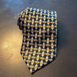 Lanvin Paris Tie. 100% All silk. Beautiful!